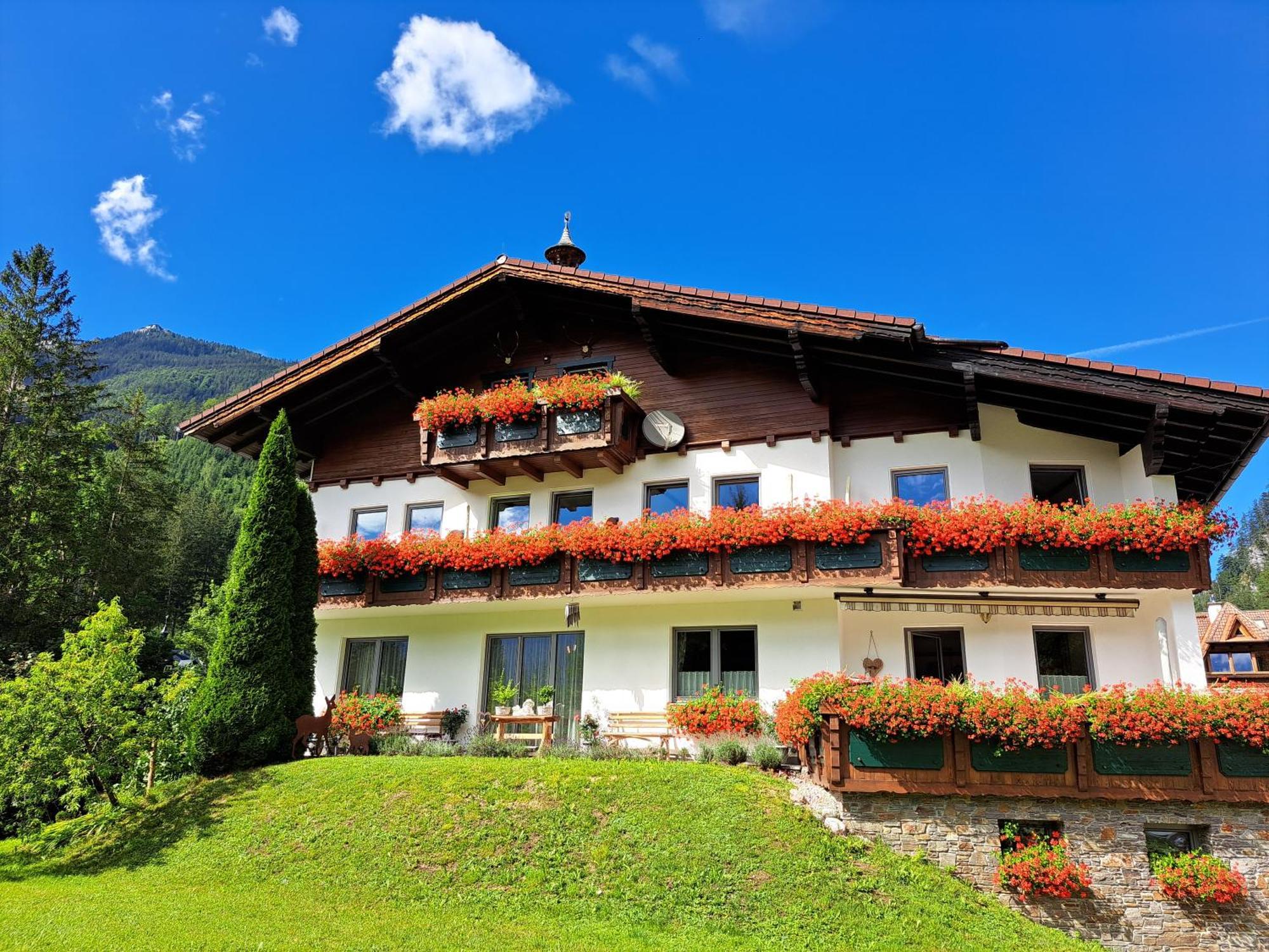 Hotel garni Landhaus Bürtlmair Hinterstoder Exterior foto