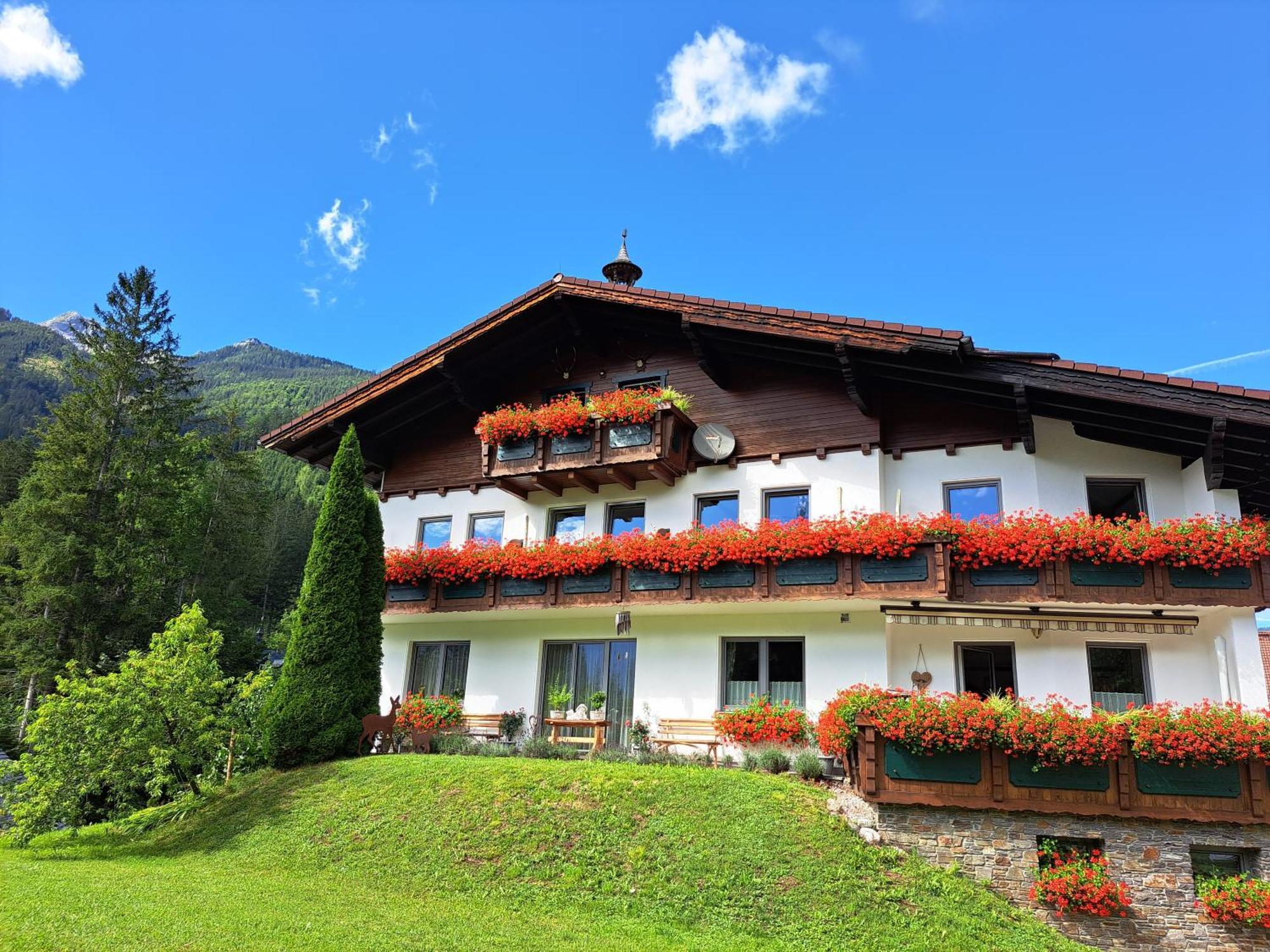 Hotel garni Landhaus Bürtlmair Hinterstoder Exterior foto
