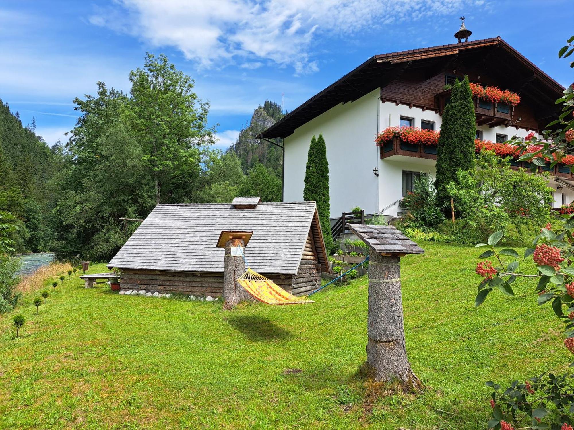 Hotel garni Landhaus Bürtlmair Hinterstoder Exterior foto